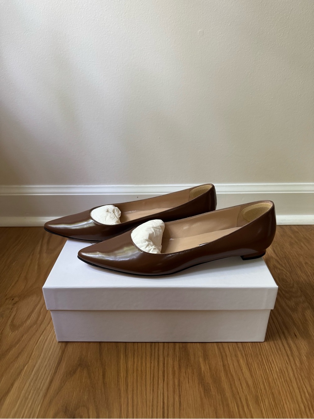 NWT Manolo Blahnik BB 10 Leather Point-Toe Brown Leather Ballet Flats, 39.5/9.5 - Picture 2 of 13